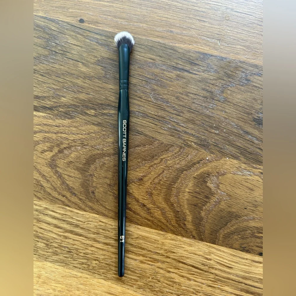 New Scott Barnes Makeup Brush 61 Eye Fan Soft Highlighting Brush